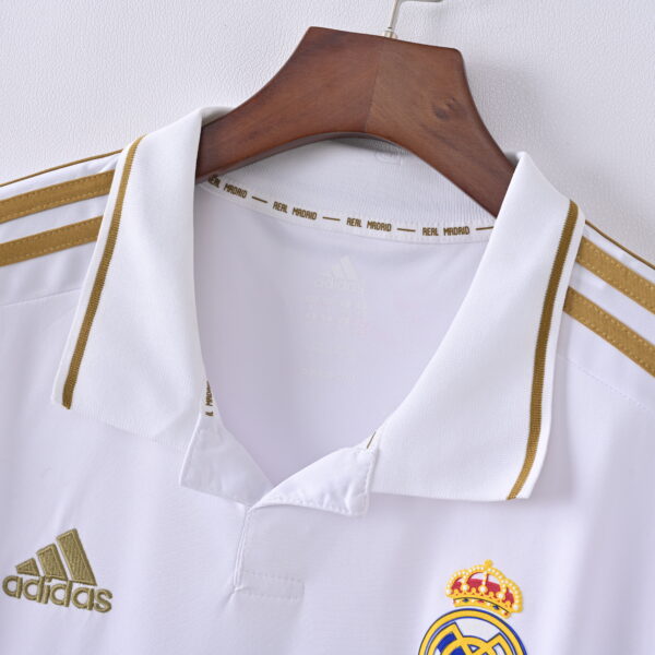027fd0cc Retro Real Madrid 2011/12 Home Jersey